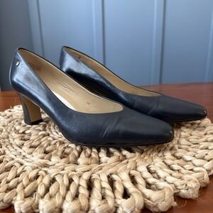 Etienne Aigner Taylor Pumps Women's 7.5M Navy Leather Made in Spain Classic Heel